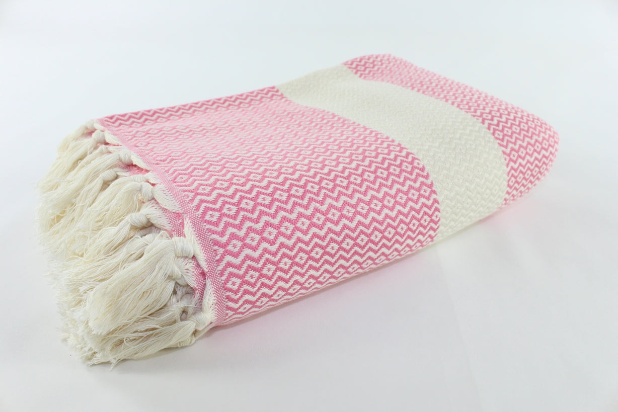 Premium Turkish ZigZag Diamond Blanket Throw (Pink)